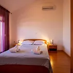 In Near Adriatic Beaches Appartement Pašman