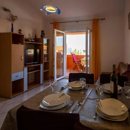 Apartmán In Near Adriatic Beaches Pašman