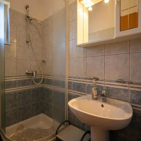 Apartmán In Near Adriatic Beaches Pašman